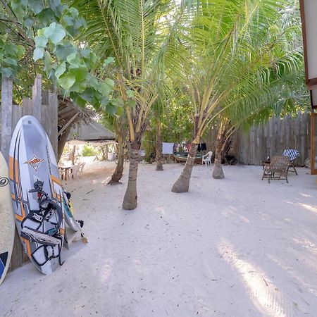 Brickwood Rasdhoo- Beach Front Dış mekan fotoğraf