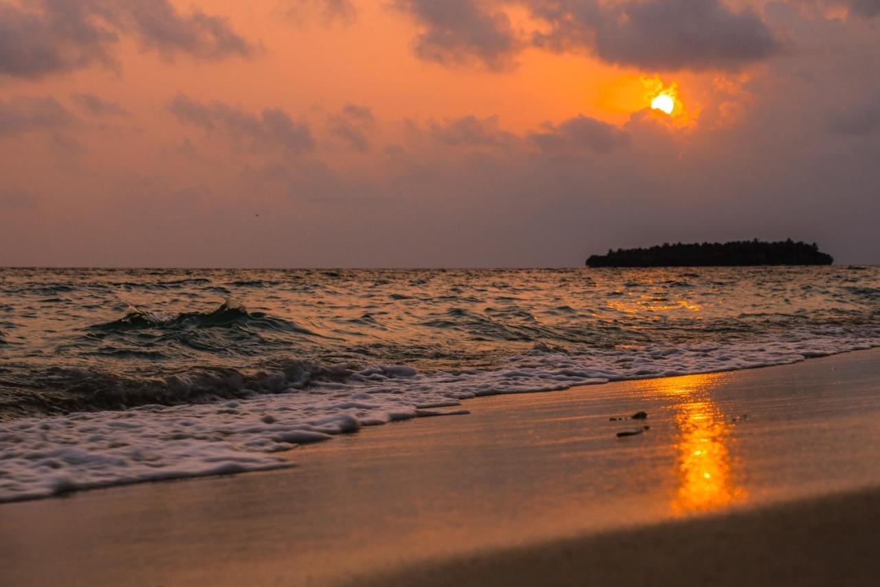 Brickwood Rasdhoo- Beach Front Dış mekan fotoğraf