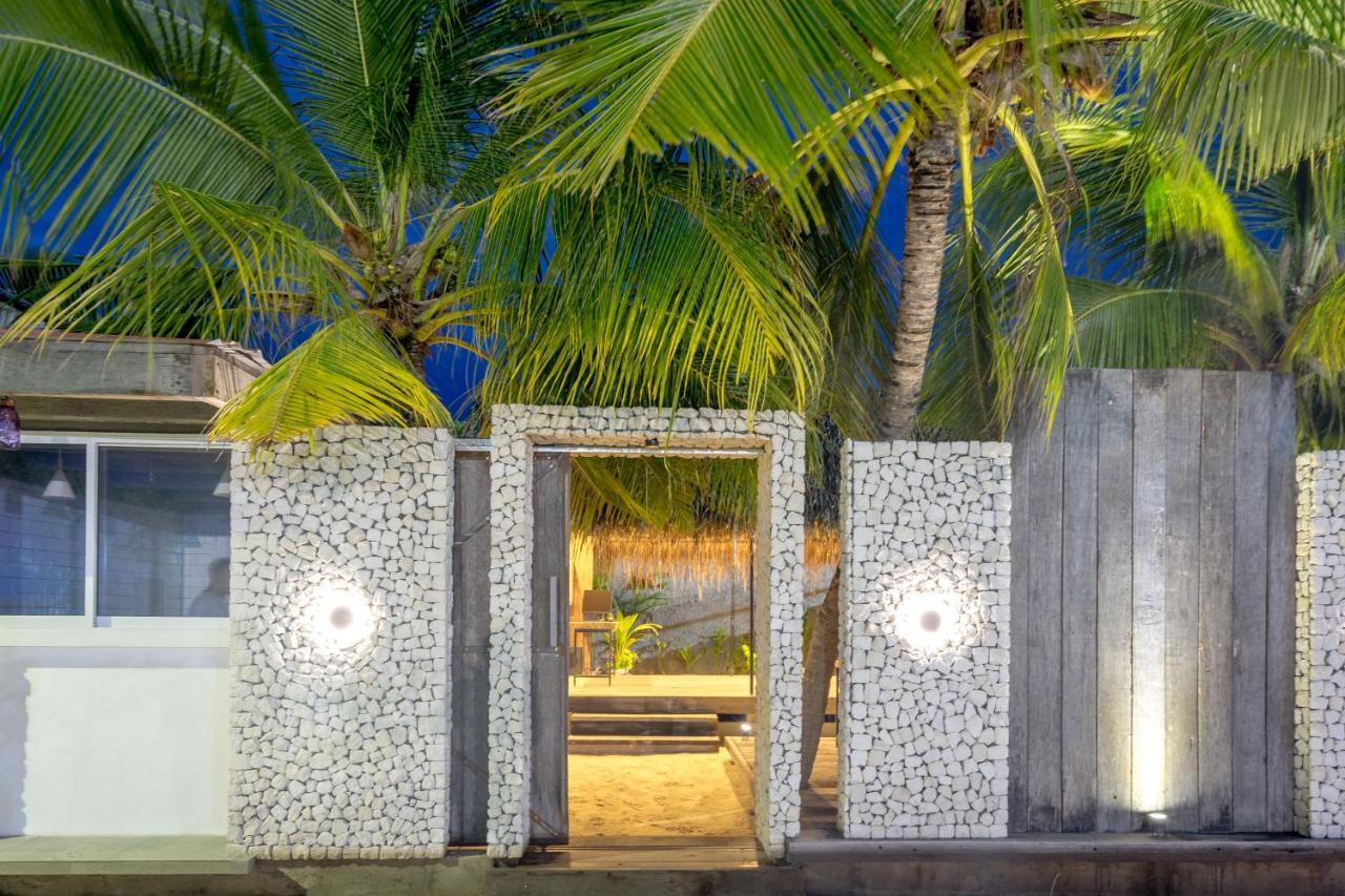 Brickwood Rasdhoo- Beach Front Dış mekan fotoğraf